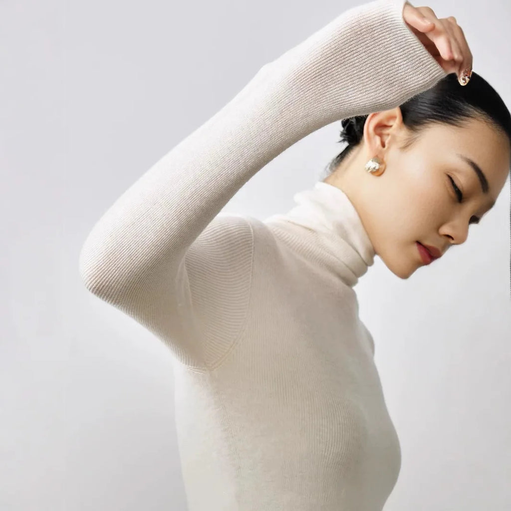 HANNAH – WOOLEN KNIT TOP & HIGH COLLAR SHIRT