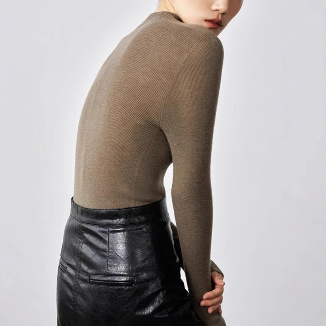 HANNAH – WOOLEN KNIT TOP & HIGH COLLAR SHIRT