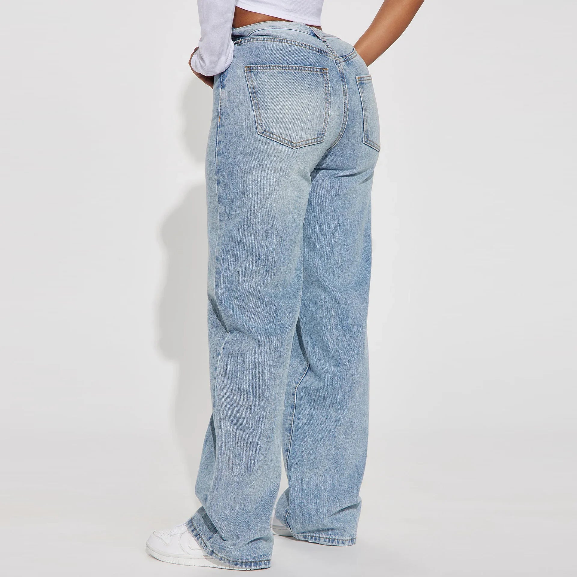 CLARA – HIGH WAIST STRAIGHT LEG JEANS