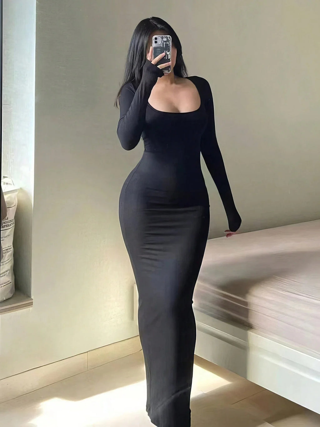 AVA – LONG SLEEVE BODYCON DRESS & MINIMALIST STYLE